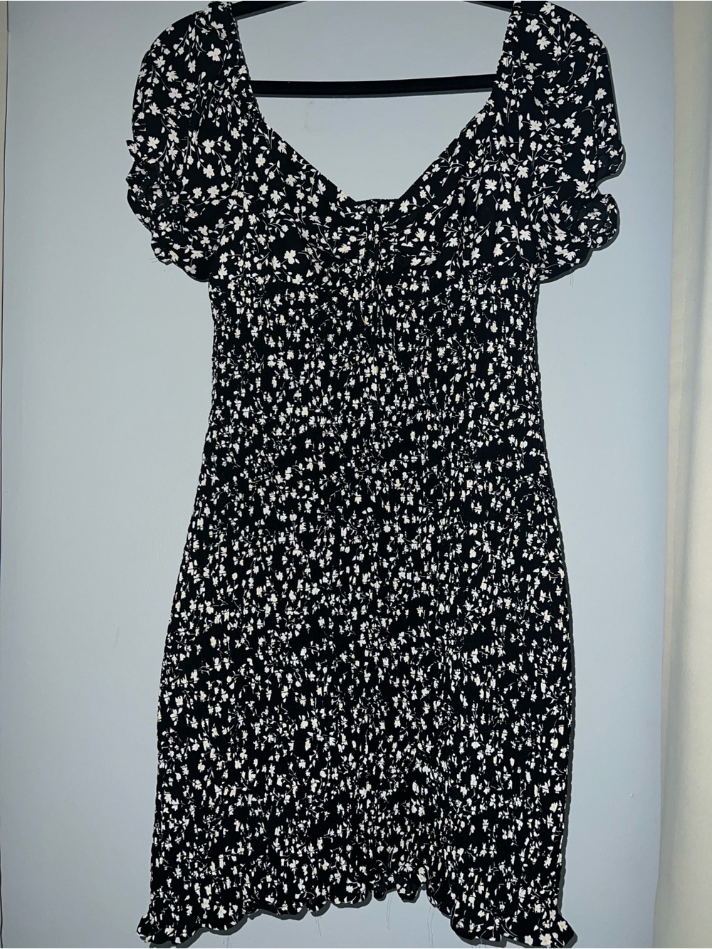 Love Tree Black and White Floral Puff-Sleeve Midi Dress